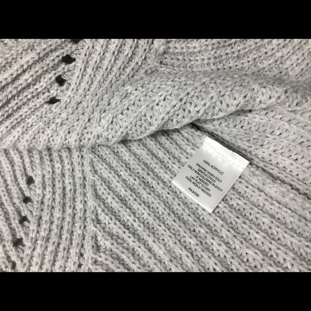 Signature Studio Open Front/Braided Back S… - Picture 6 of 8